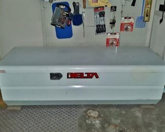 Delta storage / tool chest for pickup truck