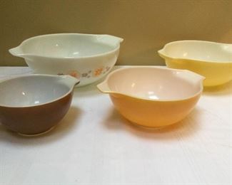Pyrex Town And Country Nesting Mixing Bowls