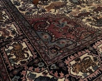 Beautiful area rug, hand knotted 