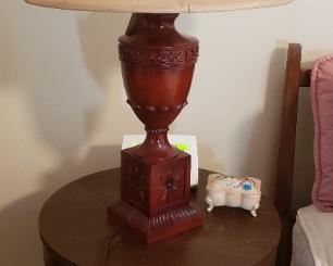 Drum table, crimson lamp