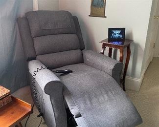 Electric chair lift recliner