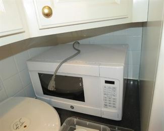 AND ANOTHER NICE MICROWAVE.