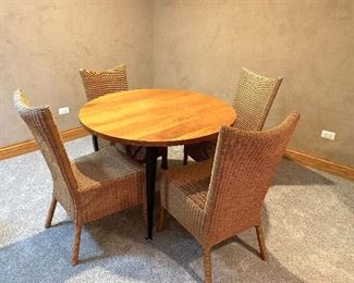 Round Oak, Table w/ 4 faux reed comfy chairs