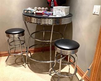 Super Pub table and 2 stools-leather