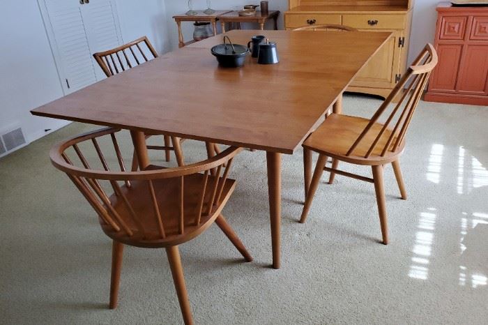 Mid-Century Modern Russell Wright Dining Table,  Leslie Diamond Two Captains and Two Side Dining Chairs for Conant Ball