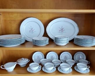 Noritake Kent China service for 8 (total 51 pieces)