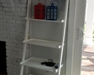 Wall shelf