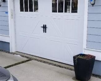 Insulated garage door approx. 10' x 7'