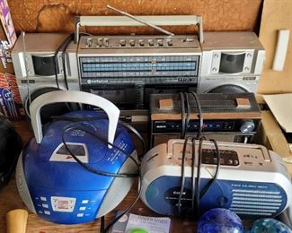 Vintage Radios/Boombox