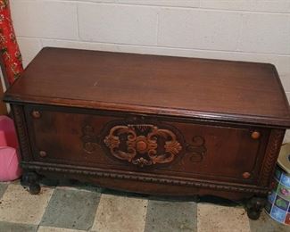 Lane Cedar Chest
