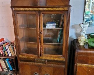 Vintage China Hutch/Cabinet