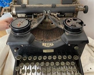 typewriter Royal #10