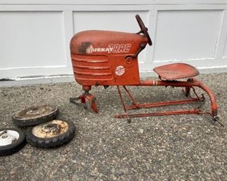 Rijo831 Vintage Pedal Tractor