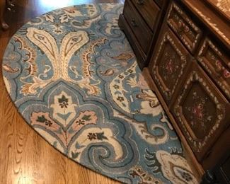 #123	Blue cream round rug 92 wide	 $125.00 	
