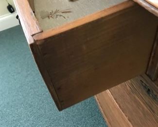 #126	dresser with mirror 4 drawers oak 42x22x36 mirr40x38	 $175.00 	
