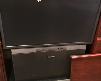 #139	Panasonic Projection tv on speaker 47 inch you move!	 $20.00 	
