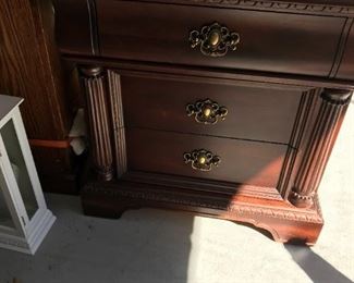#174	Wynwood 3 drawer bedside table 31x18x30	 $125.00 	
