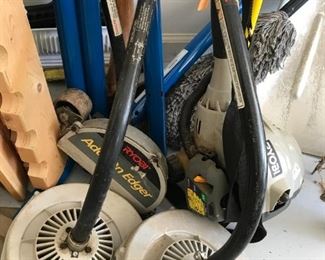 #194	Ryobi edger with 3 pieces 	 $40.00 	
