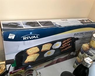 #210	Rival  Electric griddle 	 $25.00 	
