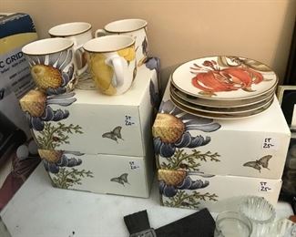 #211	Willam sonoma Jardin des Fleurs set set of 8 cups and 8 plates in box 	 $90.00 	

