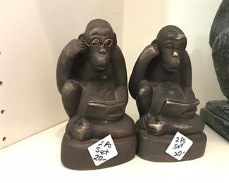 #273	Pair of monkeys statues 	 $20.00 	
