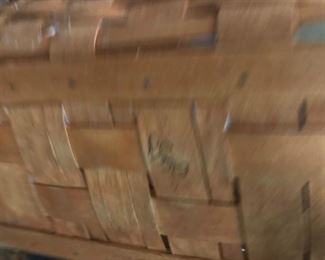 #269	Longerburger basket with handle 	 $25.00 	
