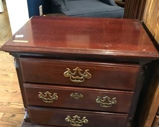 #52	Kincade 25x16x25 3drawer end table with lift top 	 $125.00 	 * 
