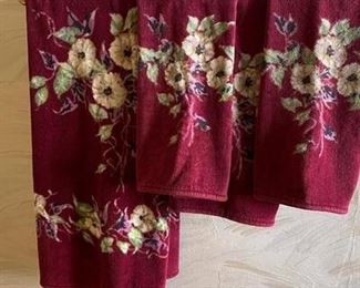 Burgundy Floral Hand Towel Set
