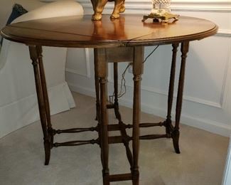 Mahogany drop-leaf table round or square
