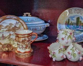 Various porcelain pieces