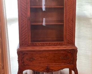 Gorgeous Vtg Curio Cabinet