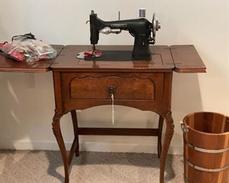 Vtg Sewing Machine 