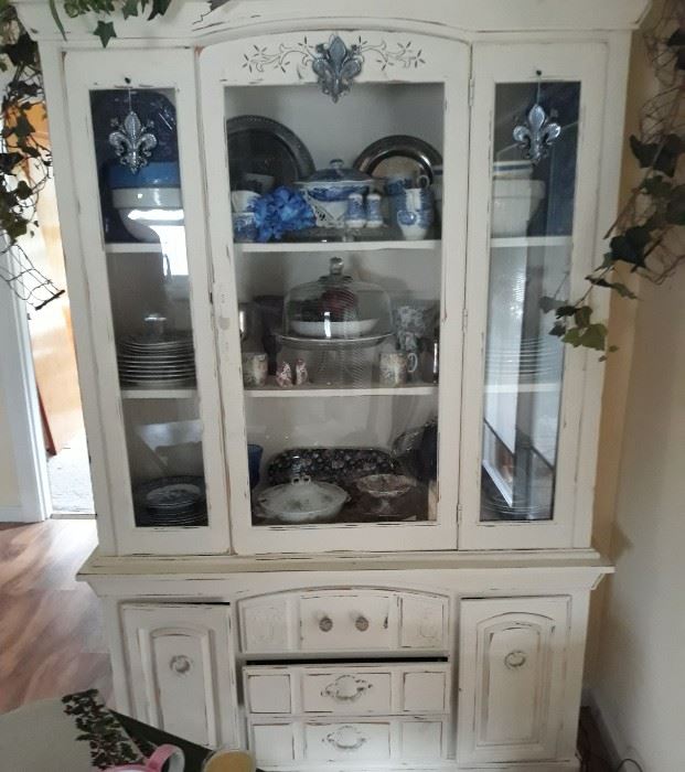 Nice cabinet