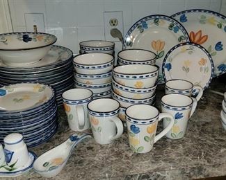 Vintage "Tulip" dishes by Montgomery Ward