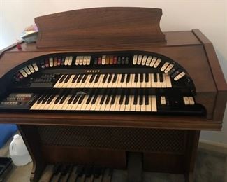 Conn 650 theater organ and 2 Leslie speakers
