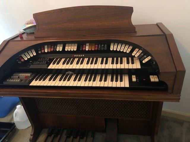 Conn 650 theater organ and 2 Leslie speakers