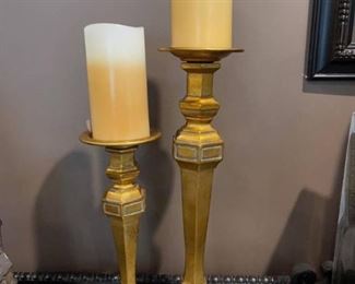 2 Candleholders with Flameless Candles