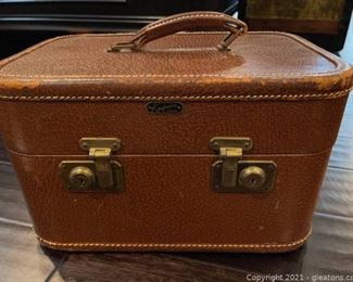 Kaufmann Luggage Vintage Train Case Carry On