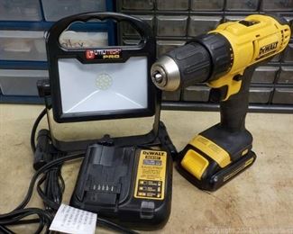 Utilitech Pro Small Worklight and Dewalt DCB107 20VDrill
