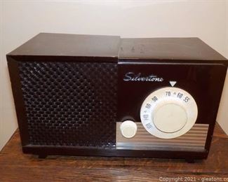 Vintage Silvertone Electric Radio