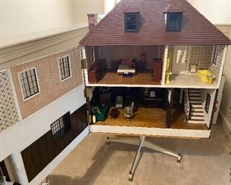 The Tudor Dollhouse