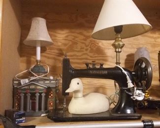 Converted Collectibles including Singer Sewing Machines now Table Lamps