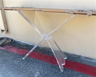 1960-70’s LUCITE BUTTERFLY TABLE. Console. Glass top.
Excellent condition.
