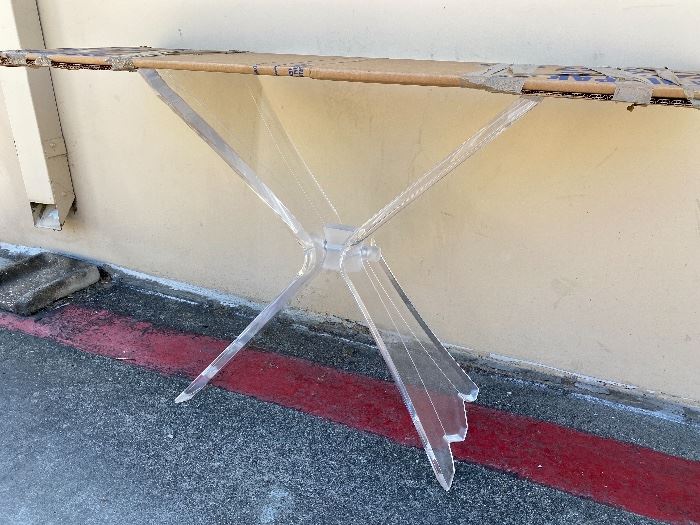 1960-70’s LUCITE BUTTERFLY TABLE. Console. Glass top.
Excellent condition.