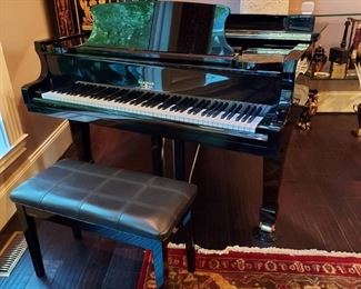 Stunning Hardman Peck Polished Ebony Baby Grand Piano and Bench