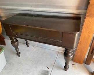 Beautiful Butlers Desk