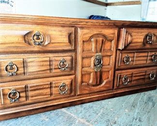 AMERICAN DREW DRESSER