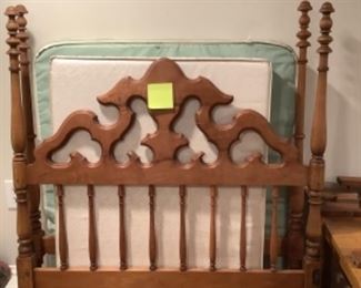 Jenny Lind toddler bed