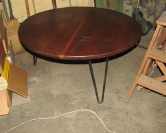 mid century round coffee table