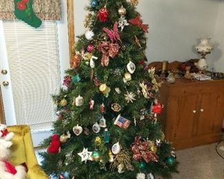 7' Fully Decorated Christmas Tree, WOW